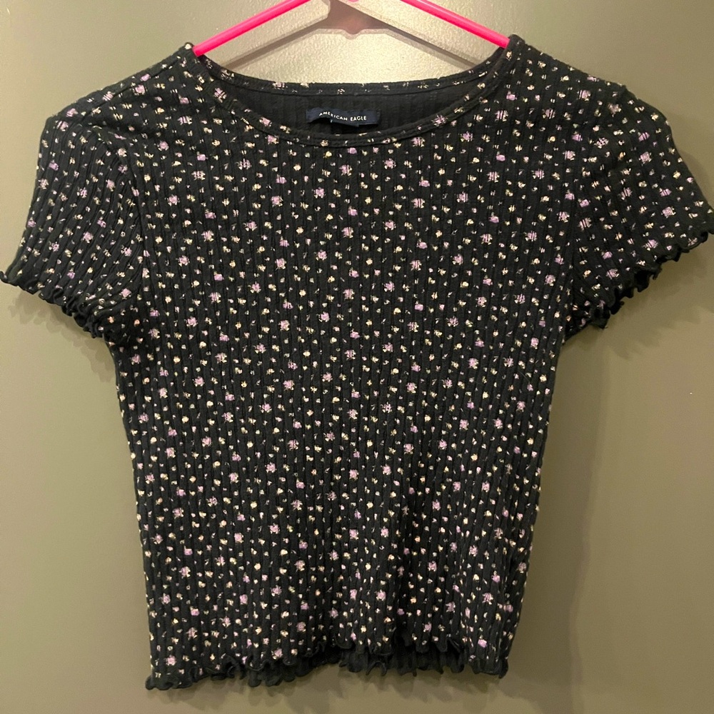 Size xs floral cropped t